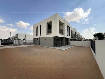 Corner End Unit | Large Plot | Near the Entrance