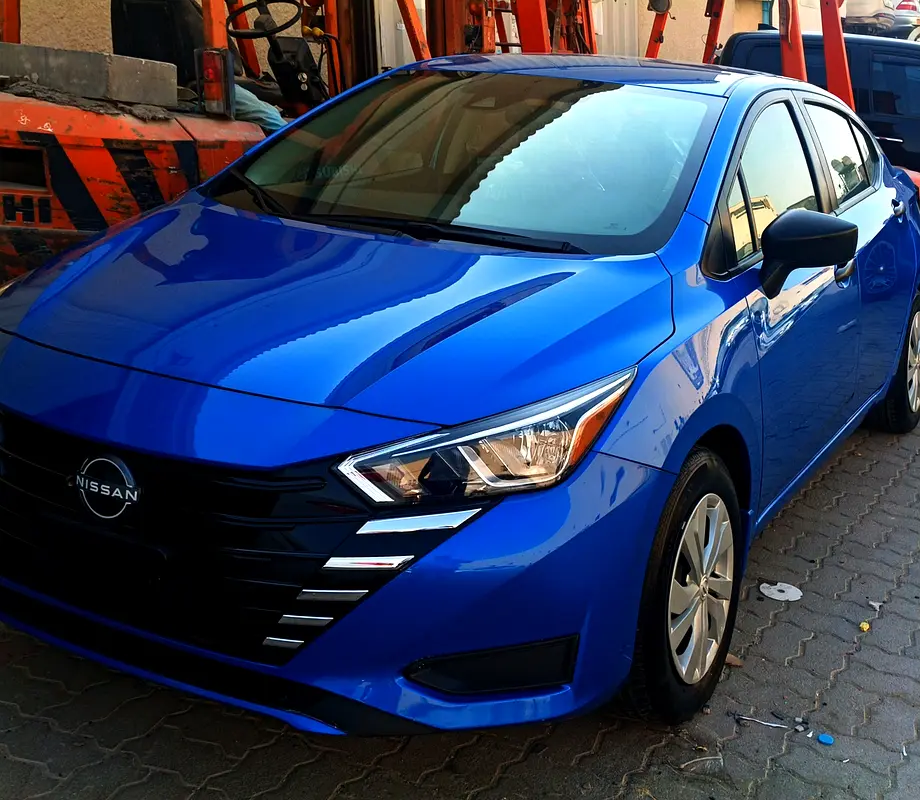 Nissan Versa 2024 — photo 1 of 13