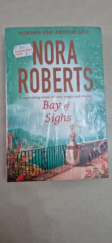 Bay of Sighs by Nora Roberts (paperback)