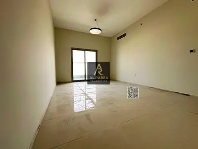 موقع مميز بالقرب من سيتي سنتر عجمان باركن فري تكييف مركزي خزائن حائط اطلالة مفتوحة
