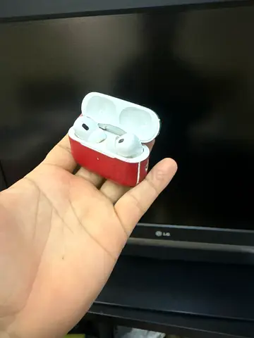 Wireless Bluetooth Earbuds 2 with Charging Case (Used)