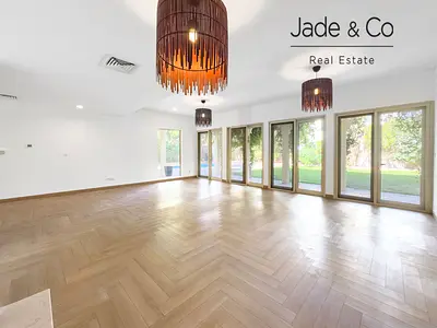 Community Expert | Vacant | Large Corner Plot