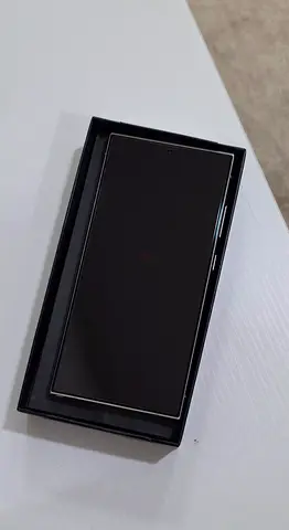 Samsung S24 Ultra 256gb in an Excellent Condition with Screen Protector and its package no Scratches