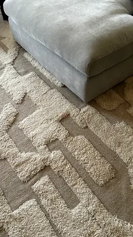 Beige Textured Geometric Rug — Good Condition, 3 x 4 m