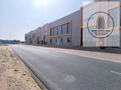 للإيجار مستودع 10440 قدم ام القيوين مناسب صناعي وتخزين