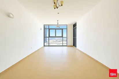 Vacant I Spacious I Ample Natural Light
