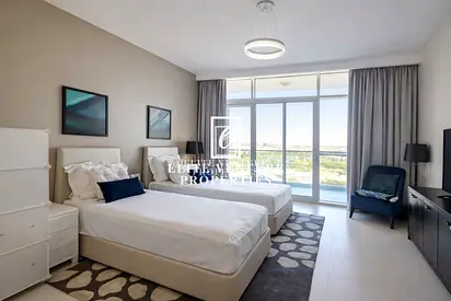 FULLY FURNISHED | MID FLOOR | SPACIOUS APARTMENT