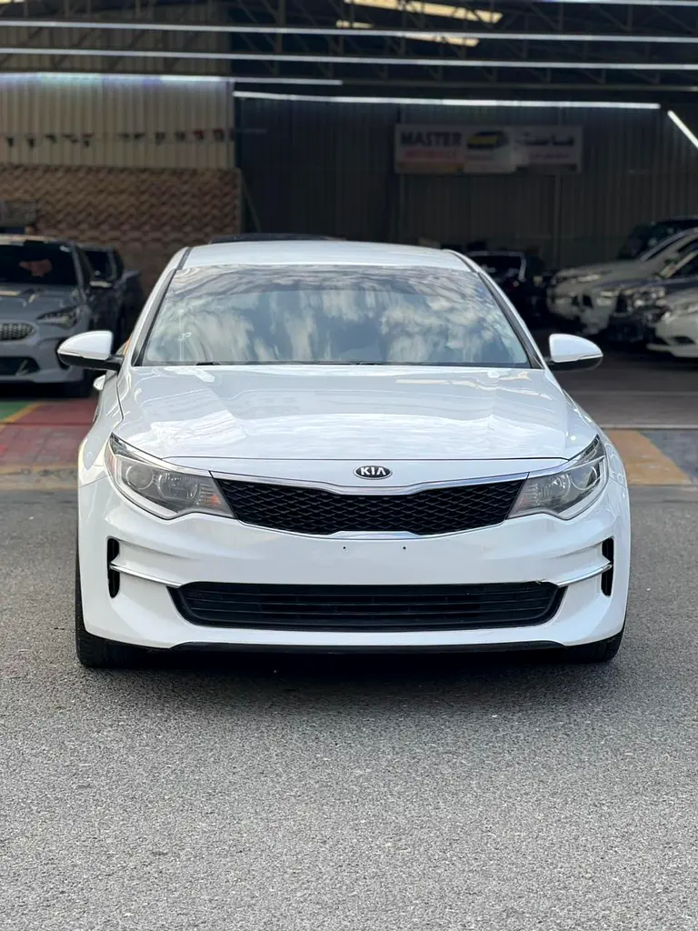 Kia Optima 2018 — photo 1 of 12