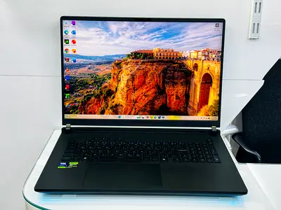 Asus ROG Strix G18  RYZEN 9 9955X RTX 5070TI ,12 GB, 64 GB Ram,2 TB SSD