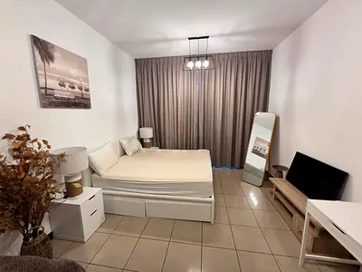 Extra-Large Private Room with Private Bathroom in Dubai Marina — Sea/Marina View — Next to Tram