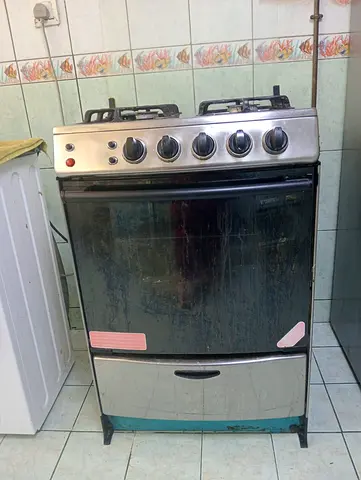 Used 4-Burner Gas Cooker with Oven