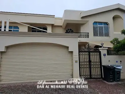 من المالك مباشرة | فخامة العيش في قلب جميرا | 5 غرف في Spinneys Villas | Jumeirah Direct from Owner | Luxury Living in Jumeirah | Spacious 5BR Villa