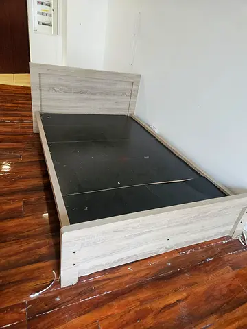 Single wooden daybed - light grey