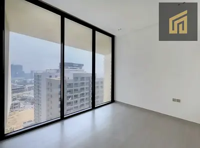 الطابق العلوي 2 غرف نوم | إطلالة على وسط المدينة | تراس كبير