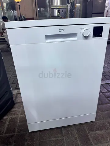 Beko freestanding dishwasher - good working condition 2 racks