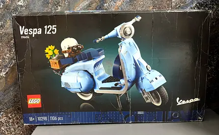 LEGO Icons Vespa 125 Scooter 10298