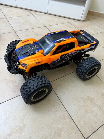 TRAXXAS MAXX