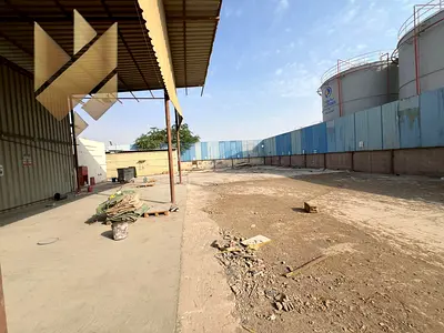 حوطة للإيجار في الصجعة بمساحة 20000 قدم مع سكن عمال وتجهيزات متكاملة