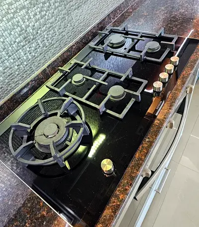 Siemens built in gas top only size 90 by 60 cm freestanding