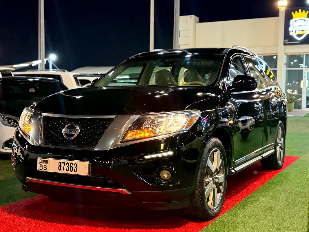 Nissan Pathfinder 2014 — photo 1 of 12
