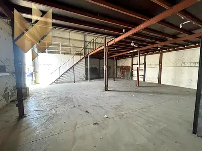 Warehouses – Showrooms – Shops – Warehouse in Industrial Area 18 – 1,800 sq. ft. ground area – 1,000 sq. ft. mezzanine
