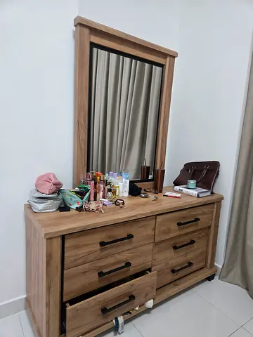 Wooden dresser with mirror and six drawers - excellent flawless condition