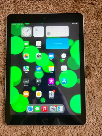 ipad 5th generation  32GB ( fixed price)
delivery  available