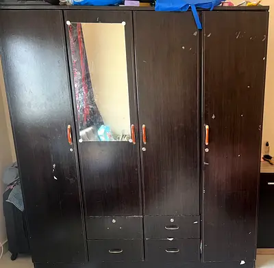 Dark Wood 4-Door Wardrobe with Mirror and Drawers — Used cabod