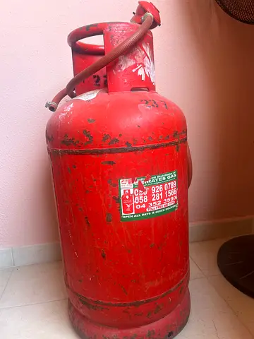 Gas cylinder with hose pipe and regulator for sale