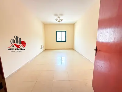 FRONT OF METRO 2BHK AVAILABLE ONLY FOR FAMILY.68k!!!