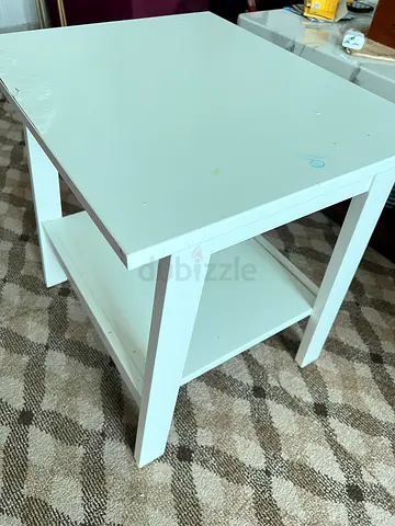 Simple white bedside/side table - good condition