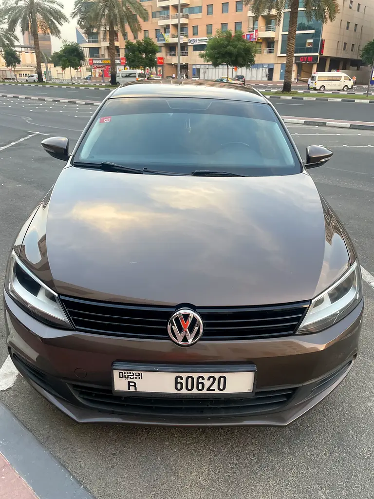Volkswagen Jetta 2014 — photo 1 of 7