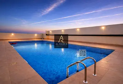 First tenant - Store - Open view - Easy exit