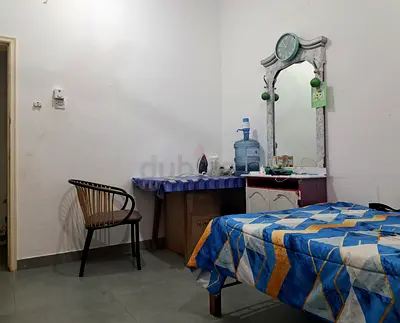 Room for Rent for bachelors/Family.Near Satwa roundabout , behind Ravi Restaurant.