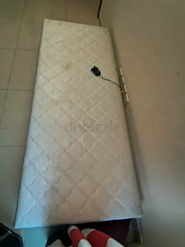 Single Bed ( 2Pic) available