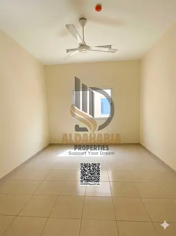 🏢 سكن عمال للإيجار في عجمان الصناعية 2 – 96 غرفة (3 بلوكات) جاهز بالكامل، سعة 6–8 أشخاص للغرفة، شامل كهرباء وماء وغاز وإنترنت ومكيفات وتنظيف. الإيجار