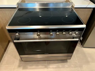 IQ700 siemens electric ceramic range fir family used