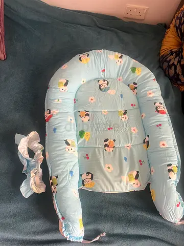 baby nest / baby lounger / newborn sleeping pod