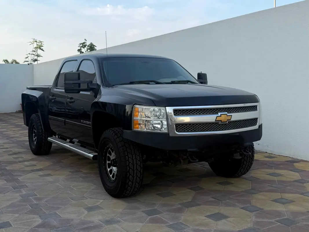 Chevrolet Silverado 2013 — photo 1 of 4