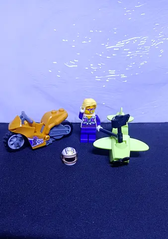 LEGO 60309 Selfie Stick Stunt Bike