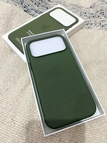 Apple iPhone MagSafe Case (Green) for 17 pro max - Like New