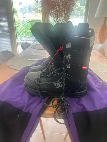 Used DC Snowboard Boots - Size (please confirm) - Good Condition