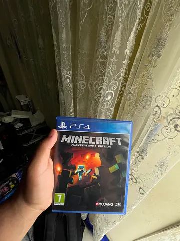 Minecraft (PS4) - Physical Disc, Good Condition