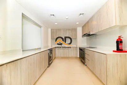 AMAZING 3Bed Apartment with Big Balcony