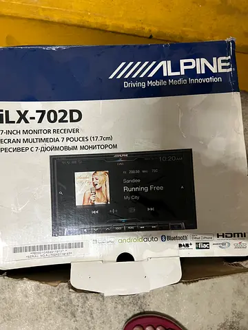 Alpine ILX-702D 7 In-Dash Multimedia Receiver (Used, Boxed)