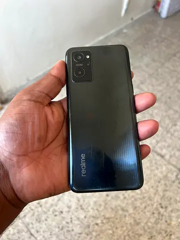 Realme  Oppo smartphone in good working condition - Good