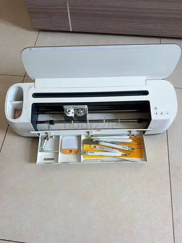 Cricut -3 maker for sale in perfect condition for sale