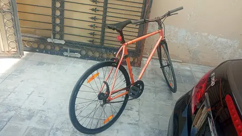 Fuji fixed gear frame 56 cm tire 700*28