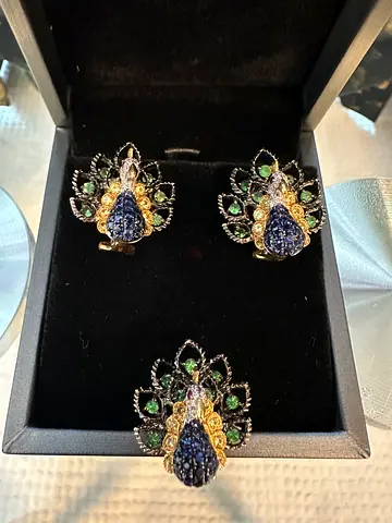 Beautiful gold and diamonds peacocks set