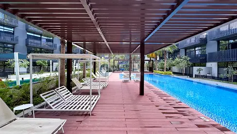 Elegant & Bright 1BHK | Pool View | Ellington
